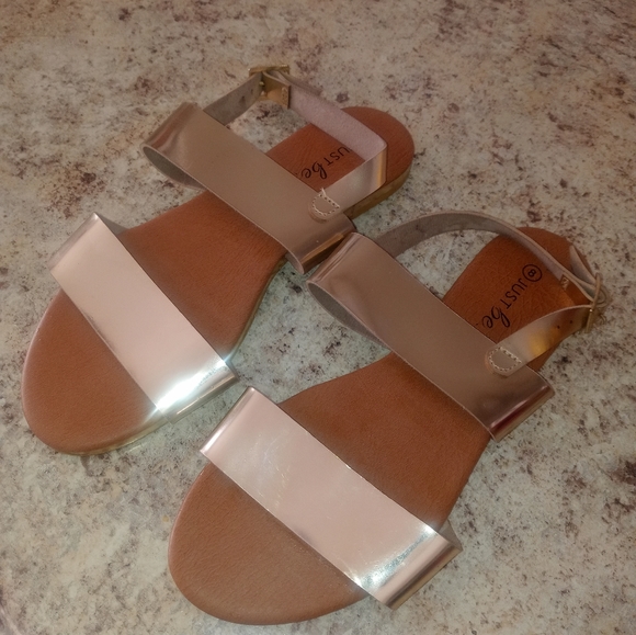Metalic gold sandles - Picture 4 of 6